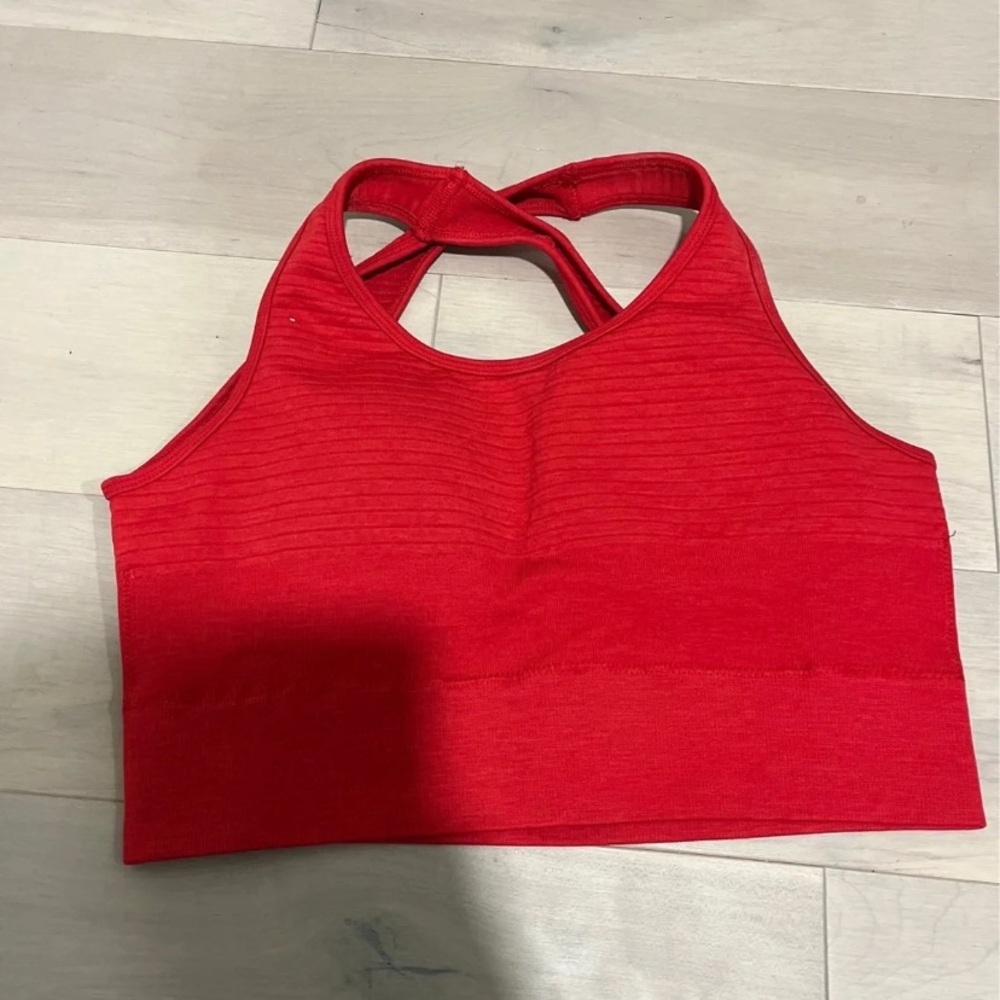 Alphalete vault bra